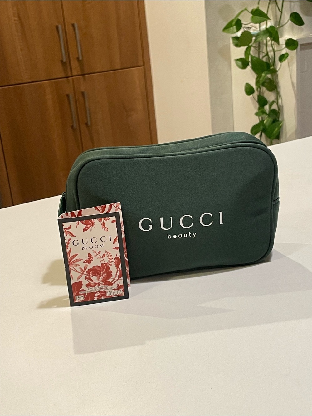G u c c i Beauty Forest Green Canvas Toiletry Bag